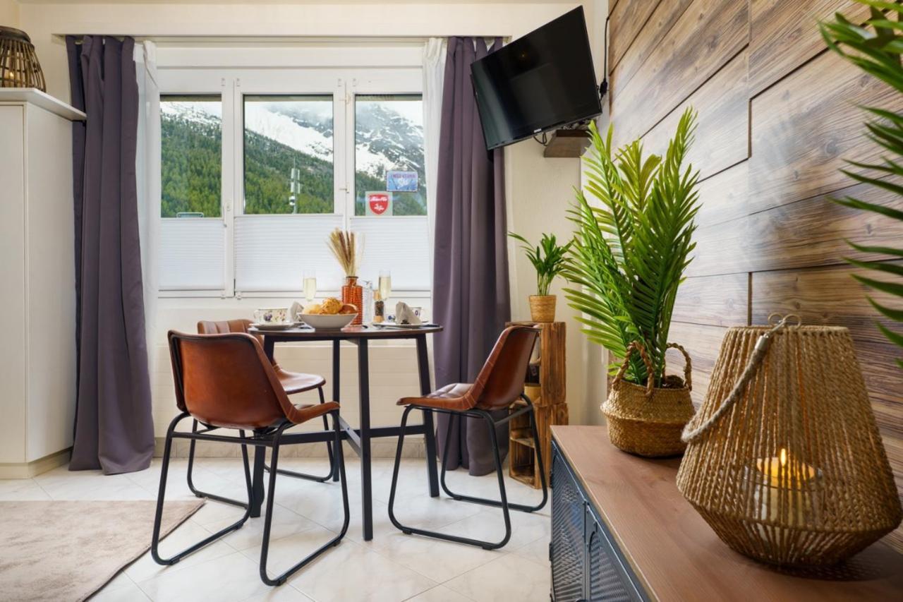 Helles, Chalet-Stil Apartment Mit Allalinblick サース フェー エクステリア 写真